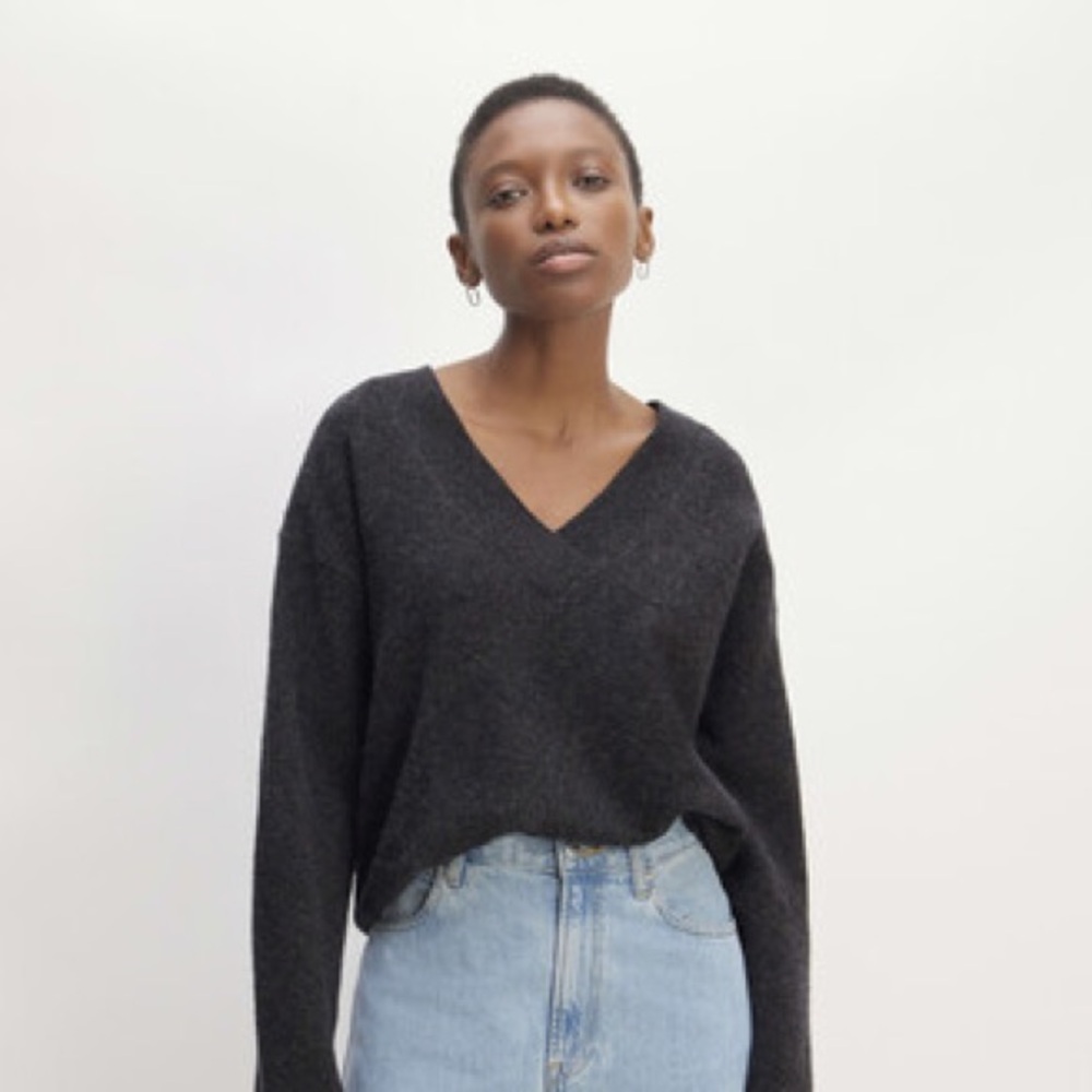 Everlane, V-Neck Sweater, Charcoal